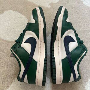 W - Nike Dunks - Navy & Green - DD1503-300 - Size 7 US